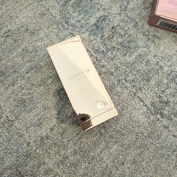 PATRICK TA
Major Dimension Eye Illusion Eyeshadow Duo - Picture 4 of 6